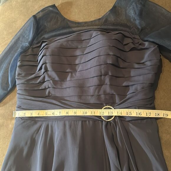 Women’s Navy Blue Pleated Chiffon Formal Dress Corset Back Sheer Sleeve Size 16W - Picture 10 of 12